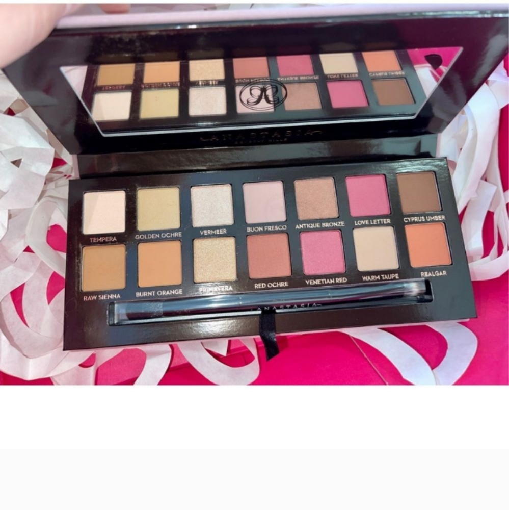 Anastasia Renaissance brand new in box
